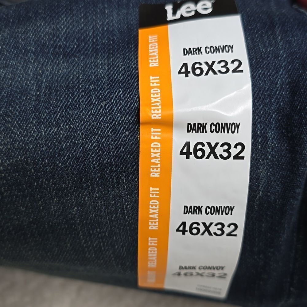 665 NWT Men's Extreme Motion Relaxed Straight Jean Size 46x32  Dark Convoy - Picture 7 of 8
